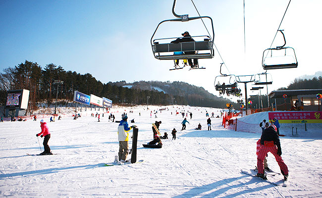 This image has an empty alt attribute; its file name is winter-korea.jpg